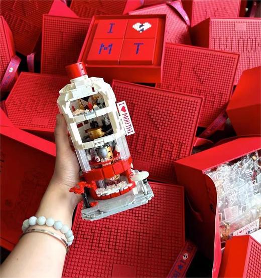 茅台飛月文创糕点礼盒300g4粒装 | 内置茅台1:1微颗粒积木 商品图2