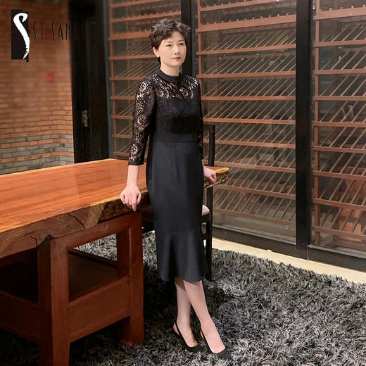 圣三利女装 新款雪尼尔蕾丝拼接收腰散摆长款连衣裙SL2037180 商品图0