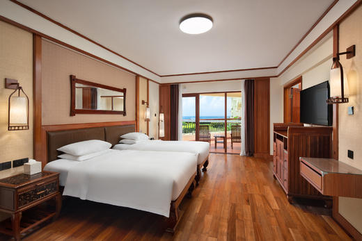 三亚天域二区豪华海景家庭房（建议4大2小）连住3晚+小火车+泡泡趴+5D光影 商品图0