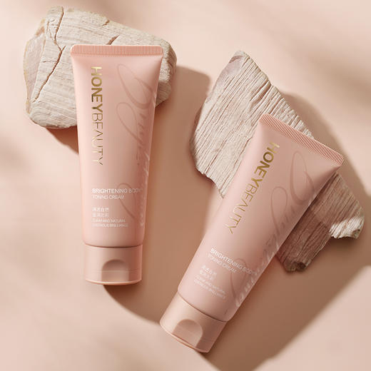 [素颜霜]【9.9元特价丨29.7元任选3件 | 单笔满59元送卡皮巴拉迷你收纳包】透蜜 盈润身体素颜霜100g（新旧版本随机发）（3件起购，拍下3件立减） 商品图2