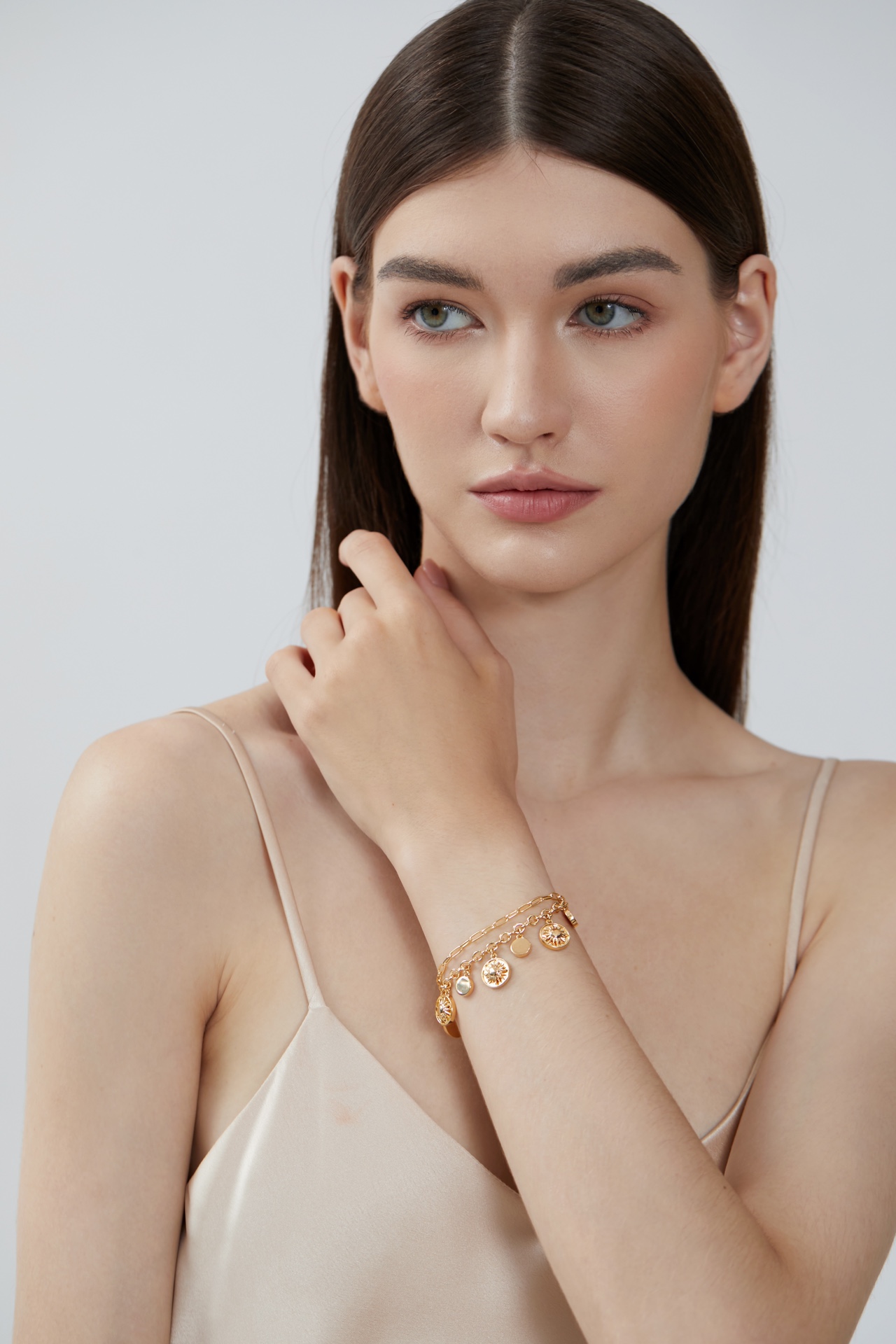 SOL DE VERANO 多吊坠太阳神手链