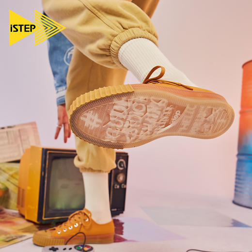 【2026新春专享】iSTEP女士低帮帆布鞋小众设计感休闲鞋印花果冻底女鞋（瑕疵品不退不换） 商品图1
