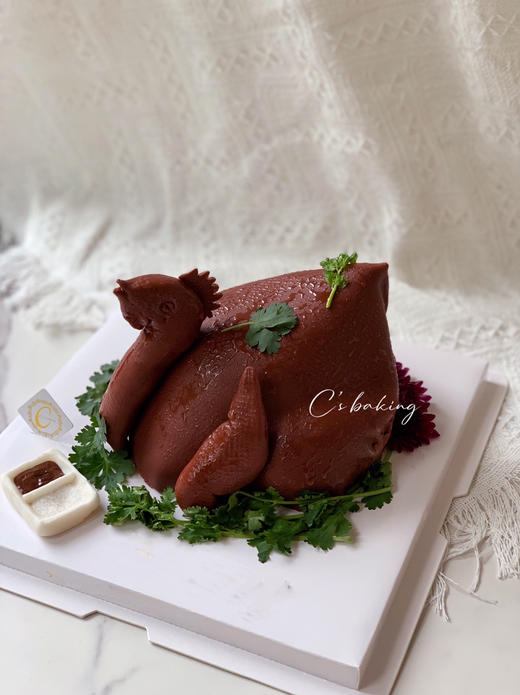 #酱油鸡 #豉油鸡 #搞怪搞笑蛋糕  忌廉蛋糕【半翻糖蛋糕需提前2天预订，由于制作繁琐，此款只能下午后提取】（默认自提，收费配送请联系客服） 商品图0