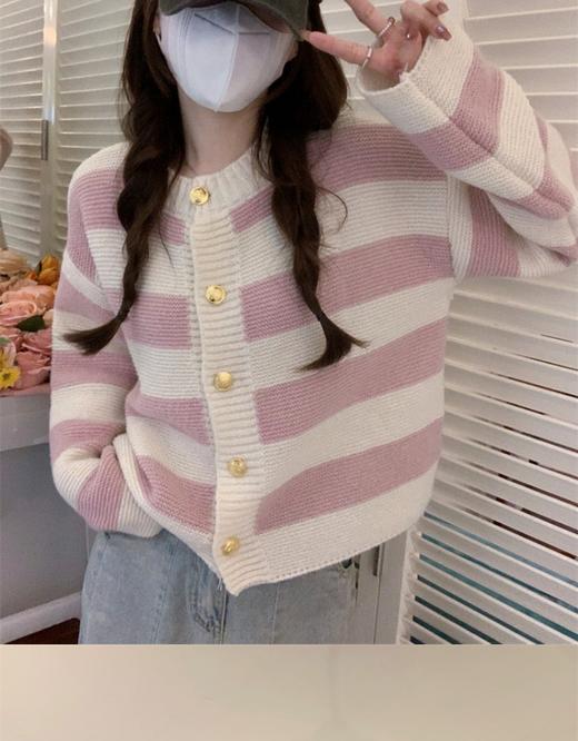 【YW】无忧购秋冬条纹拼色奶fufu软糯毛衣设计感复古V领开衫短外套1001-1002（截单后7天发货)25年清仓捡漏 商品图9