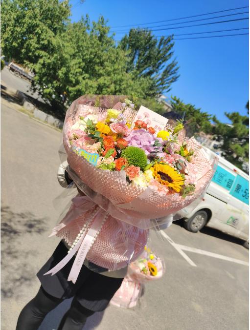 粉色教师节鲜花礼盒 商品图2