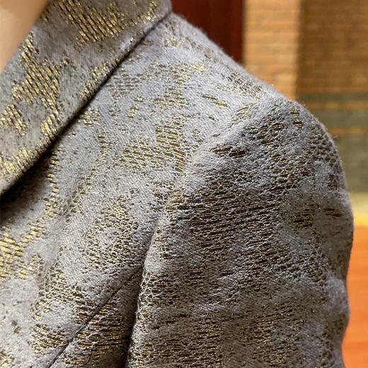 圣三利女装 新款星光金丝羊毛提花短款外套上衣SL2032123 商品图3