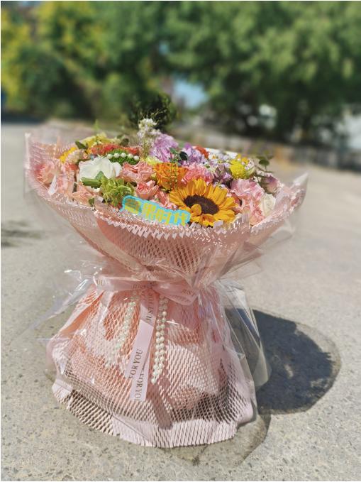 粉色教师节鲜花礼盒 商品图3