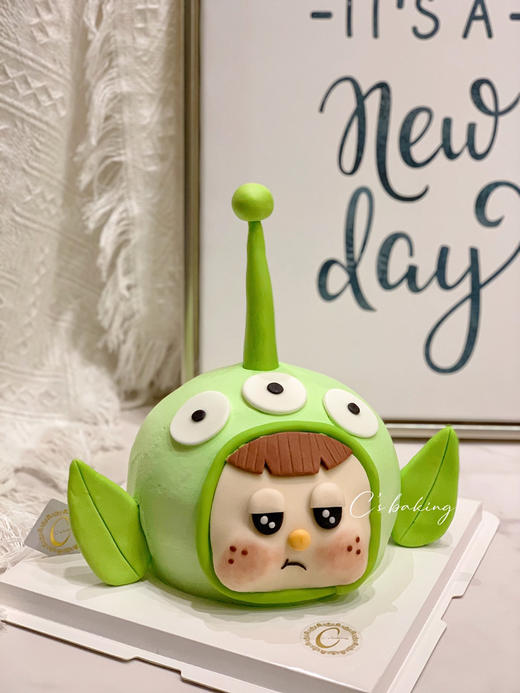 假装是三眼仔哈哈哈哈 #玩具总动员 #搞怪蛋糕  忌廉蛋糕【半翻糖蛋糕需提前2天预订】（默认自提，收费配送请联系客服） 商品图1