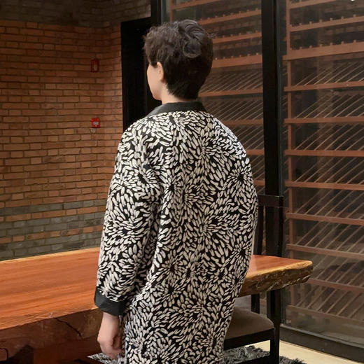 圣三利女装 新款O形花朵提花针织上衣外套SL2032122 商品图2