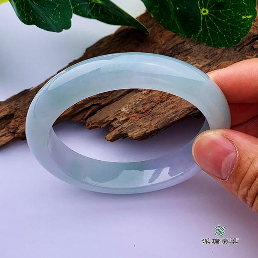 派瑞翡翠 翡翠手镯 糯种 浅绿 商品图0