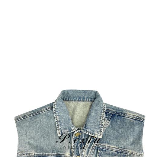 03-3潘依绣丁丁宠粉【现货】0514 PanYiXiu/潘依绣夏季设计感坎肩无袖复古时尚洋气牛仔马甲 D5896 商品图2