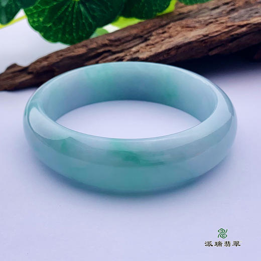 派瑞翡翠 翡翠手镯 糯种 浅绿 商品图2