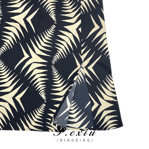 01-1潘依绣丁丁宠粉【漫漫夏日】夏季时尚气质显瘦吊带连衣裙 20922T 商品图3