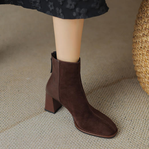 方头粗跟翻皮高跟鞋，时尚气质马丁靴YT-957-8 商品图4