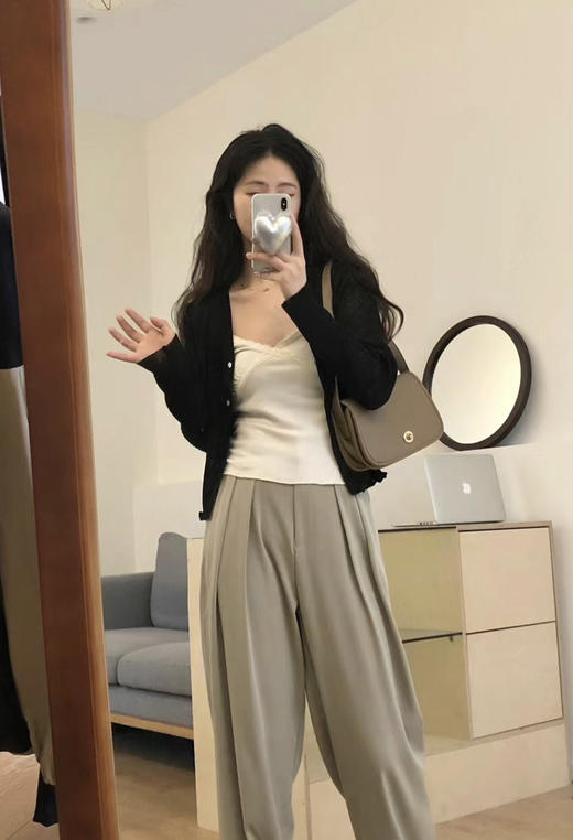 老米优品/ 🍂《奶甜软糯V领针织开衫》早秋少不了的一件！薄薄的，质感酥糊到飞起~~修身显瘦基础款， 莫兰迪色系~ 商品图8