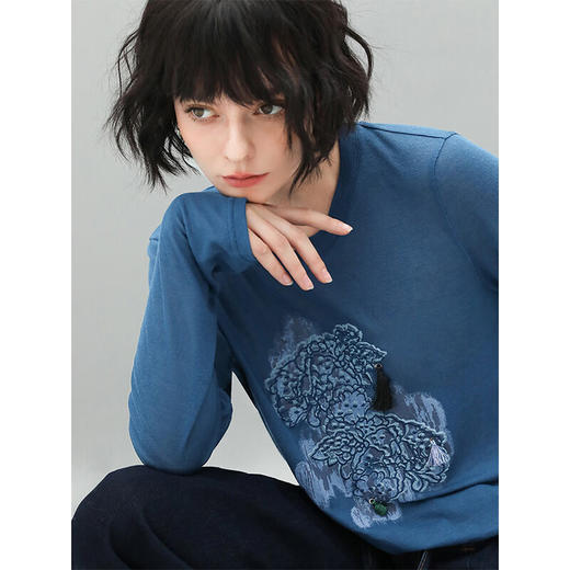 COCOBELLA重工刺绣印花流苏T恤亲肤舒适长袖上衣TS921 商品图1