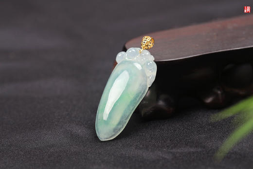 天然翡翠【福瓜】 吊坠     镶嵌：18k金镶 商品图1
