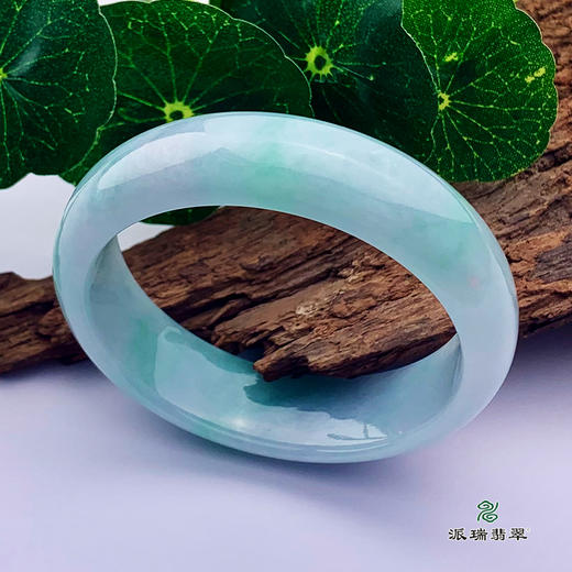 派瑞翡翠 翡翠手镯 糯种 浅绿 商品图0