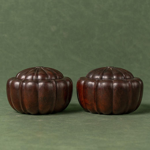 二十世纪 紫檀一木整挖瓜棱形围棋盒（一对） 商品图0