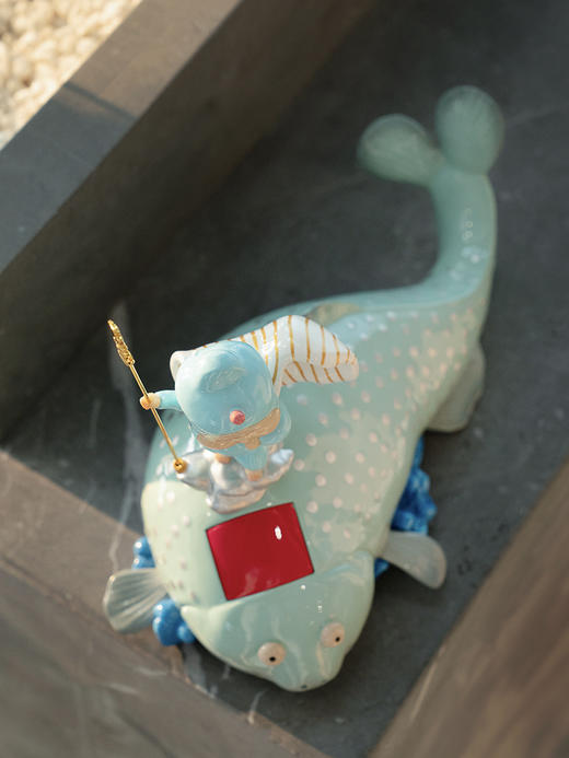 稀奇艺术瞿广慈海错图作者无穷小亮联名款印鱼《任我行》雕塑摆件 商品图3