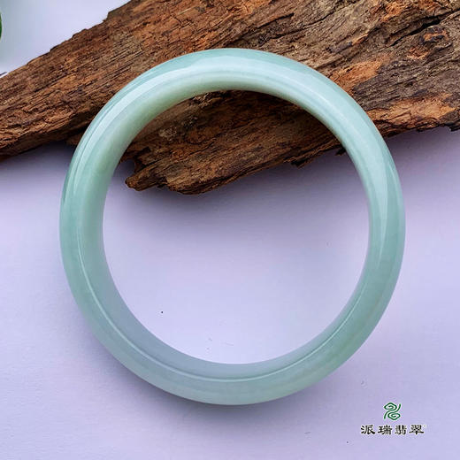 派瑞翡翠 翡翠手镯 糯种 浅绿 商品图3