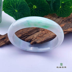 派瑞翡翠 翡翠手镯 糯种 浅绿
