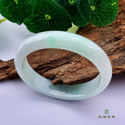 派瑞翡翠 翡翠手镯 糯种 浅绿 商品图0