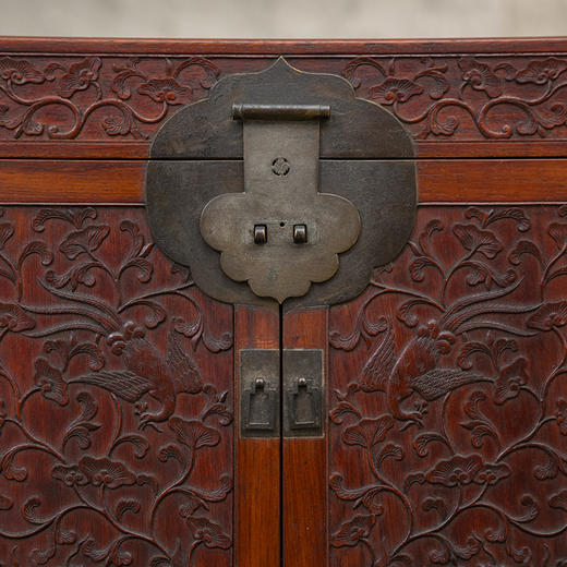 清 黄花梨浮雕麒麟引凤官皮箱 商品图2