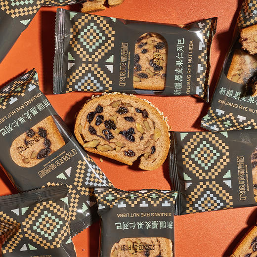 新疆大列巴切片黑麦果仁坚果干面包片早餐西式糕点大面包代餐饱腹 商品图1