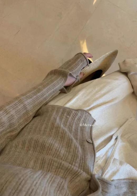 老米优品/ 🍂《奶甜软糯V领针织开衫》早秋少不了的一件！薄薄的，质感酥糊到飞起~~修身显瘦基础款， 莫兰迪色系~ 商品图12