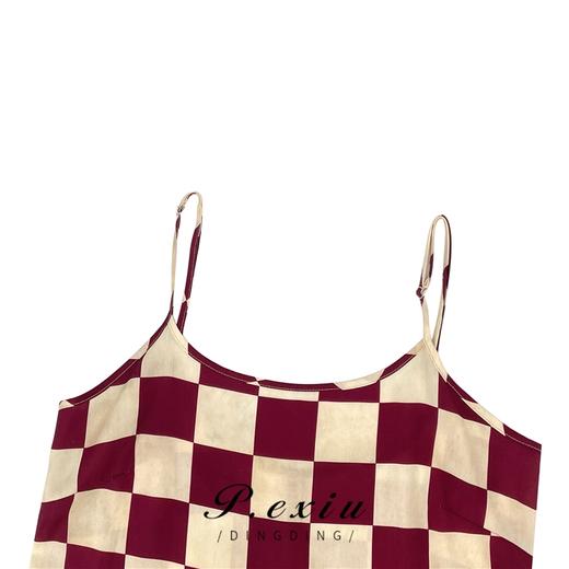 04-3潘依绣丁丁宠粉PanYiXiu/潘依绣人-丝-气质显瘦高级质感棋盘格吊带连衣裙W-61345 商品图2