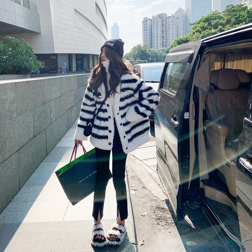 <曾小咸推荐>粗条纹毛毛外套 商品图0