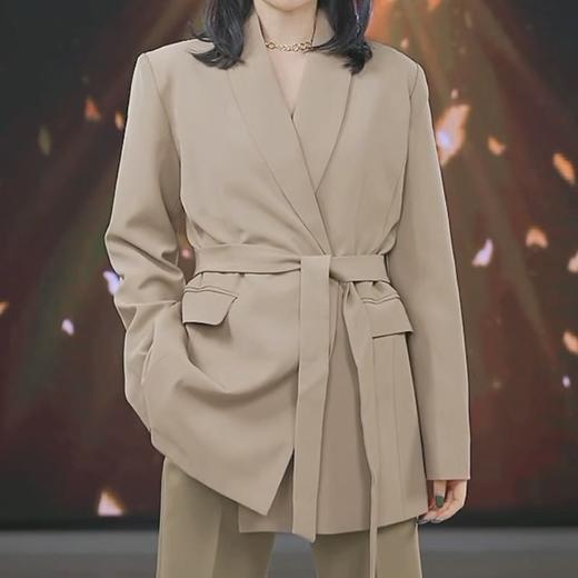 04-1潘依绣丁丁宠粉【现货】0304原创时尚休闲气质高级感复古收腰西装   SH2322 商品图0