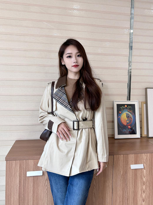 【1折】臣禾 拼接格纹翻领小个子短款风衣K213011477 商品图1