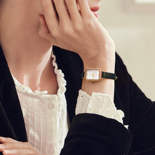 【品牌授权】Lola Rose/ 罗拉玫瑰手表母贝盘复古小方表 石英女士手表女款生日礼物 商品图1