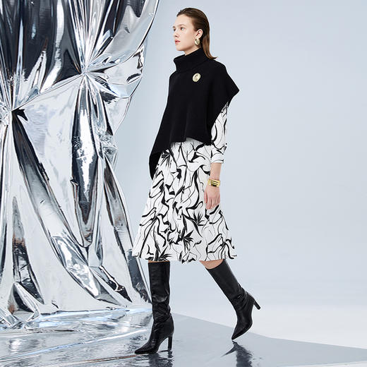 EITIE爱特爱冬季新款时尚纯色立领斗篷针织衫女上衣套头针织衫7501209 商品图1