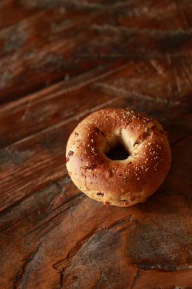 椒盐腰果猪肉脯贝果