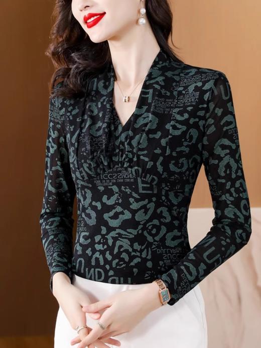 SMZ10339 2023秋季新款设计感印花长袖T恤女时髦减龄修身别致洋气打底上衣 商品图1