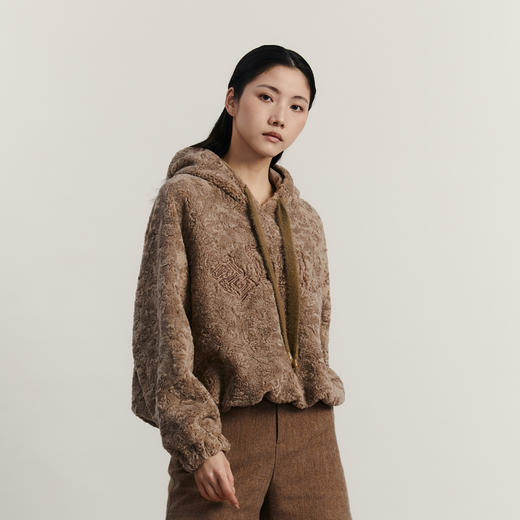 谜底毛毛卫衣女2023冬新品复古绣花连帽宽松短款长袖234MV1485 商品图1