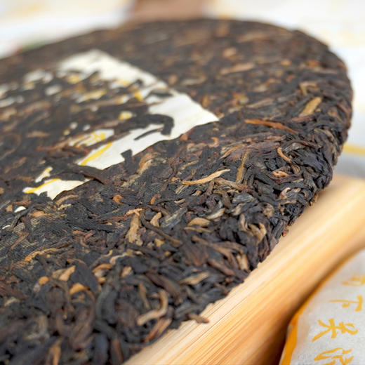 2011年下关金色印象圆茶普洱茶生茶饼 精选陈料压制 高性价比好生茶 商品图9