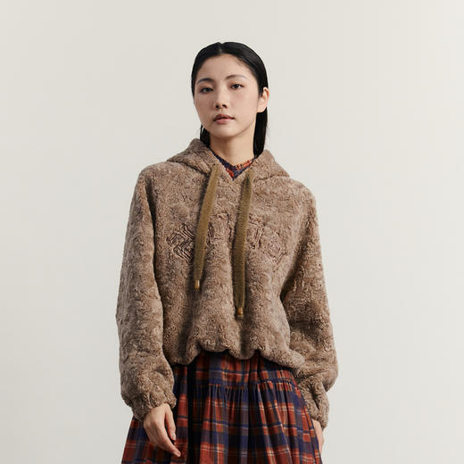 谜底毛毛卫衣女2023冬新品复古绣花连帽宽松短款长袖234MV1485 商品图0