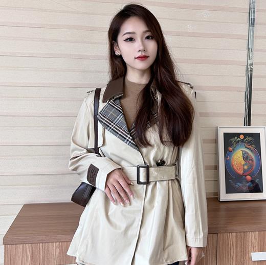 【1折】臣禾 拼接格纹翻领小个子短款风衣K213011477 商品图0