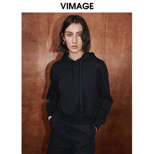 VIMAGE纬漫纪冬季新款时尚休闲宽松显瘦连帽套头卫衣女上衣V2013618 商品图0