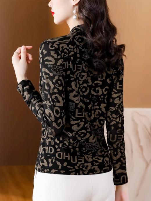 SMZ10339 2023秋季新款设计感印花长袖T恤女时髦减龄修身别致洋气打底上衣 商品图2