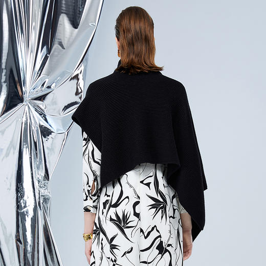 EITIE爱特爱冬季新款时尚纯色立领斗篷针织衫女上衣套头针织衫7501209 商品图4