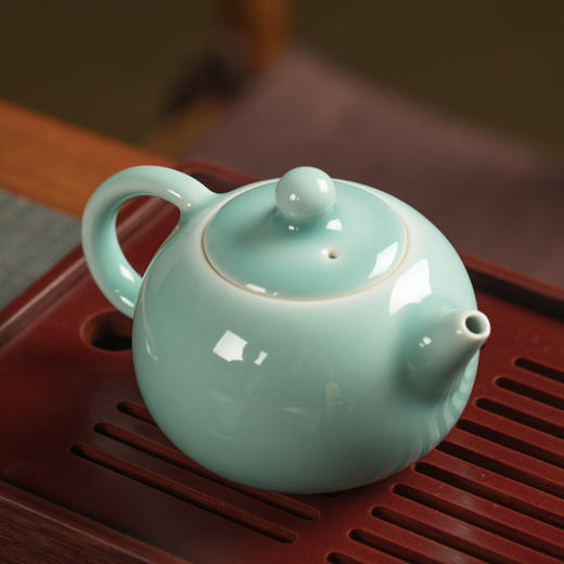 【雷慧仙青瓷丨兰花系列茶杯】非遗名家出品！整体造型圆润饱满，润得柔和！佳节送礼，既体面有够独特！兰花杯一壶四杯，杯容量约70ml！【QJ-J仓】 商品图2