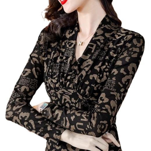 SMZ10339 2023秋季新款设计感印花长袖T恤女时髦减龄修身别致洋气打底上衣 商品图4