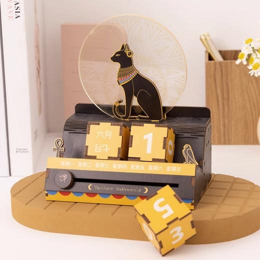 大英博物馆 盖亚·安德森猫系列发光日历DIY木质创意摆件 商品图3