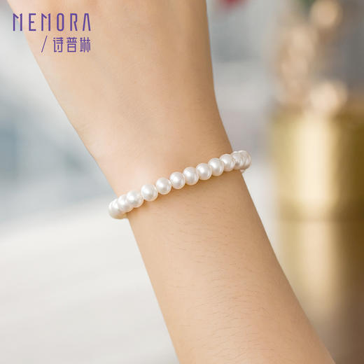 【任选3件1998元】淡水珍珠手链少女款松紧带时尚糖果色混珠手链生日礼物 淡水珠MEMORA诗普琳ZBE006（线上专供） 商品图3