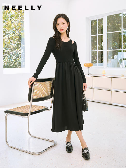 NEELLY纳俪商场同款赫本风小黑裙秋冬肩部镂空设计中长法式内搭裙N23084Y06662 商品图0